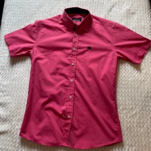 Skjorta herr  - Ny utan prislapp, priset är förhandlingsbart.