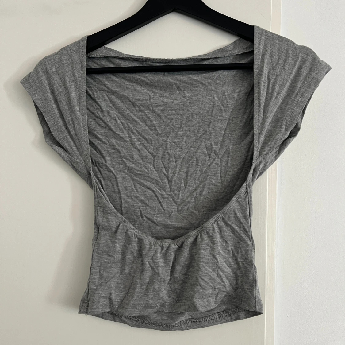 Topp med öppen rygg  - 91