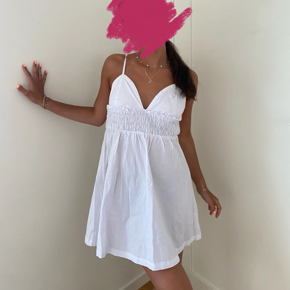 Vit volang klänning!