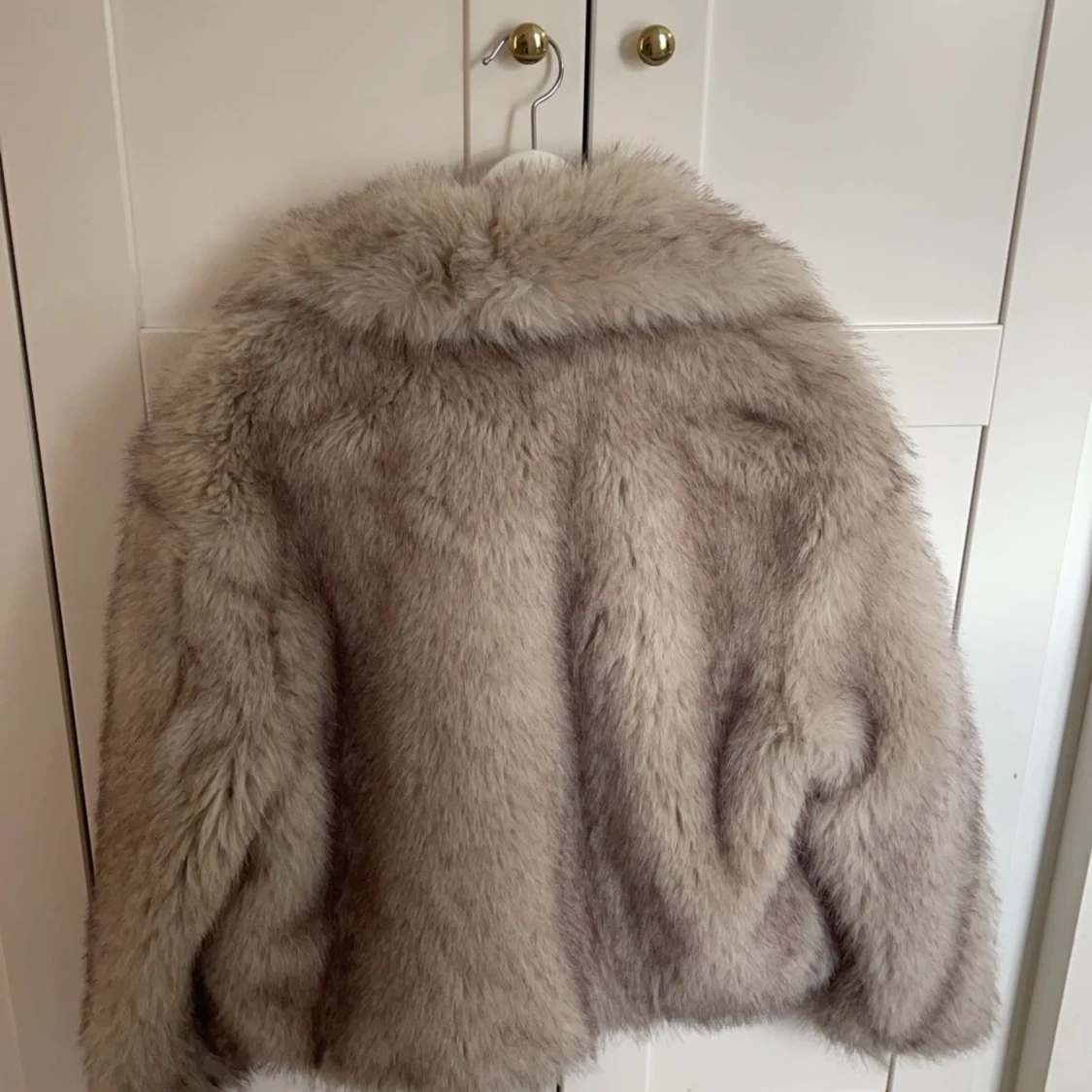 Trendig zara pälsjacka - 90