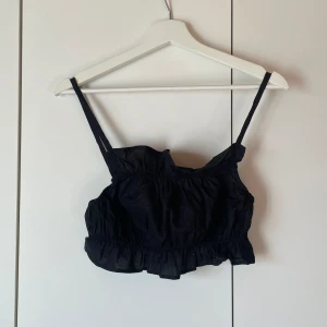 Croptopp - Superfin topp från hm! Ganska kort! 