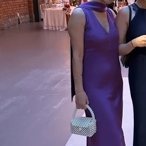 Bal/festklännig  - Använts ett par timmar. Passar xs/s. 