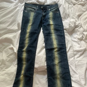 Lågmidjade jeans - Jättefina lågmidjade jeans! Jag har sytt dom lågmidjade men det är inget som syns!💞