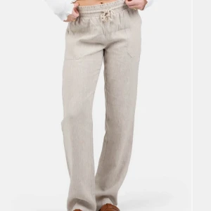 Skagen linnebyxor  - Skagen linnebyxor Storlek S , knappt använda. Säljs för de är försmå. Nypris: 799kr 