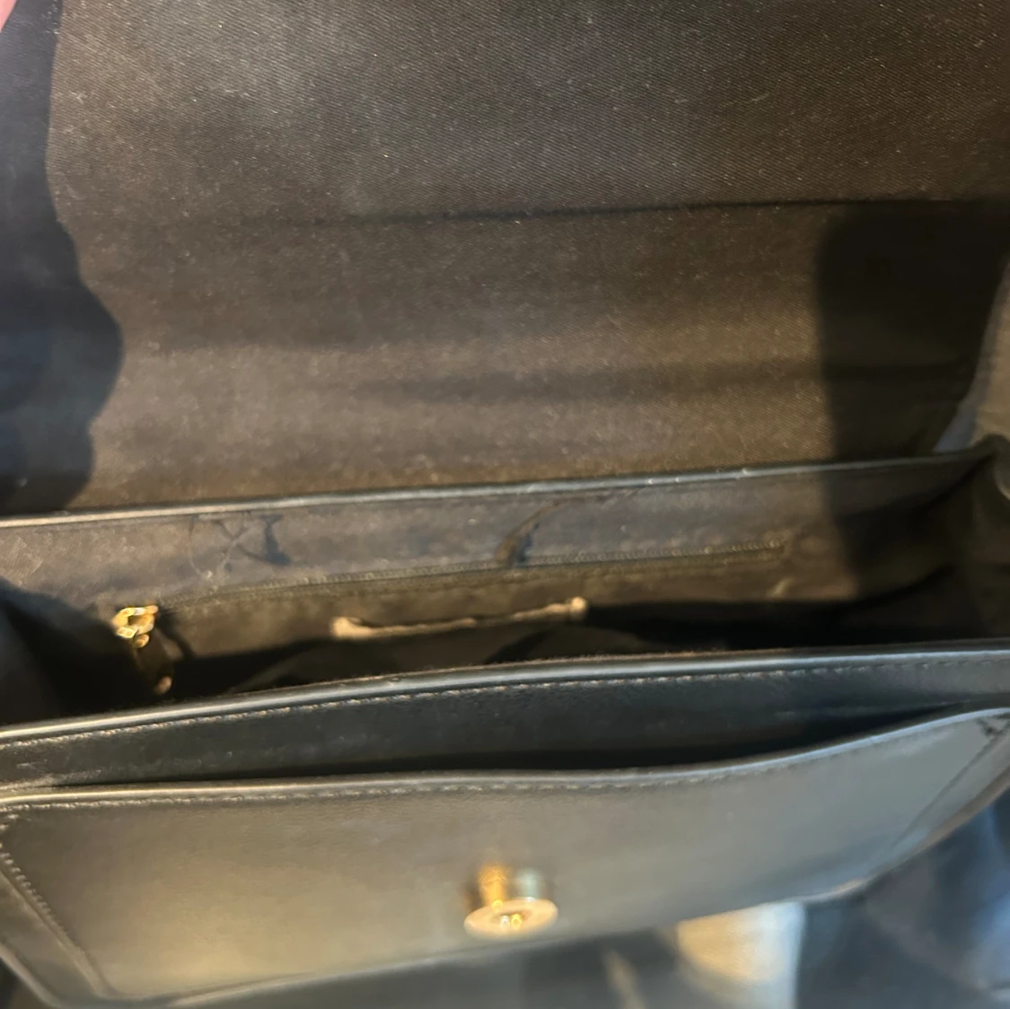 Svart axelremsväska  - 91