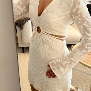 Klänning Ginatricot - Oanvänd vit spetsklänning från Ginatricot🤍