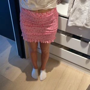 Kjol - Säljer denna söta kjolen!