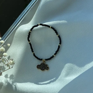 Handgjort armband  - .