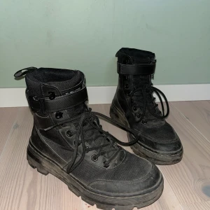 Dr. Martens - Dr. Martens, använda ett fåtal gånger, i princip nyskick