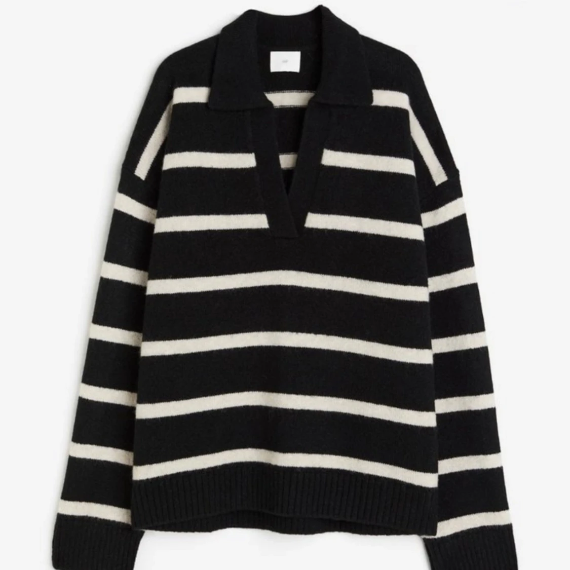 Randig stickad tröja