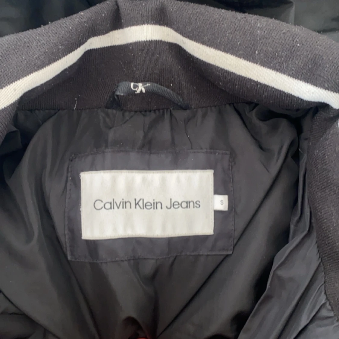 Säljer en Calvin Klein jacka  - 90