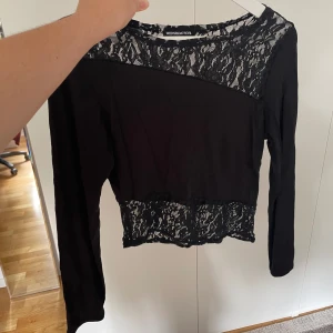 Topp spets  - Topp med spets, endast använd 1 gång 🌸