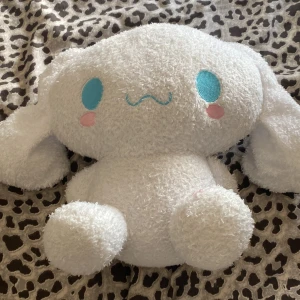 Hello kitty gosedjur - Super gulligt Cinamoroll gosedjur, inga defekter förutom en liten röd fläck💕
