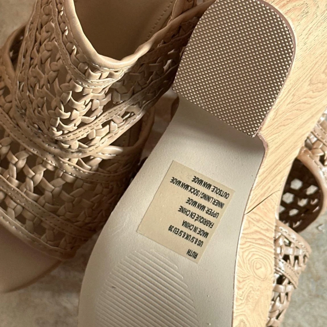 Helt nya klackskor  - 90