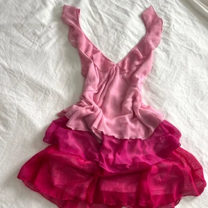 Drömig rosa klännibg - Drömig rosa klänning, använt 1 gång 