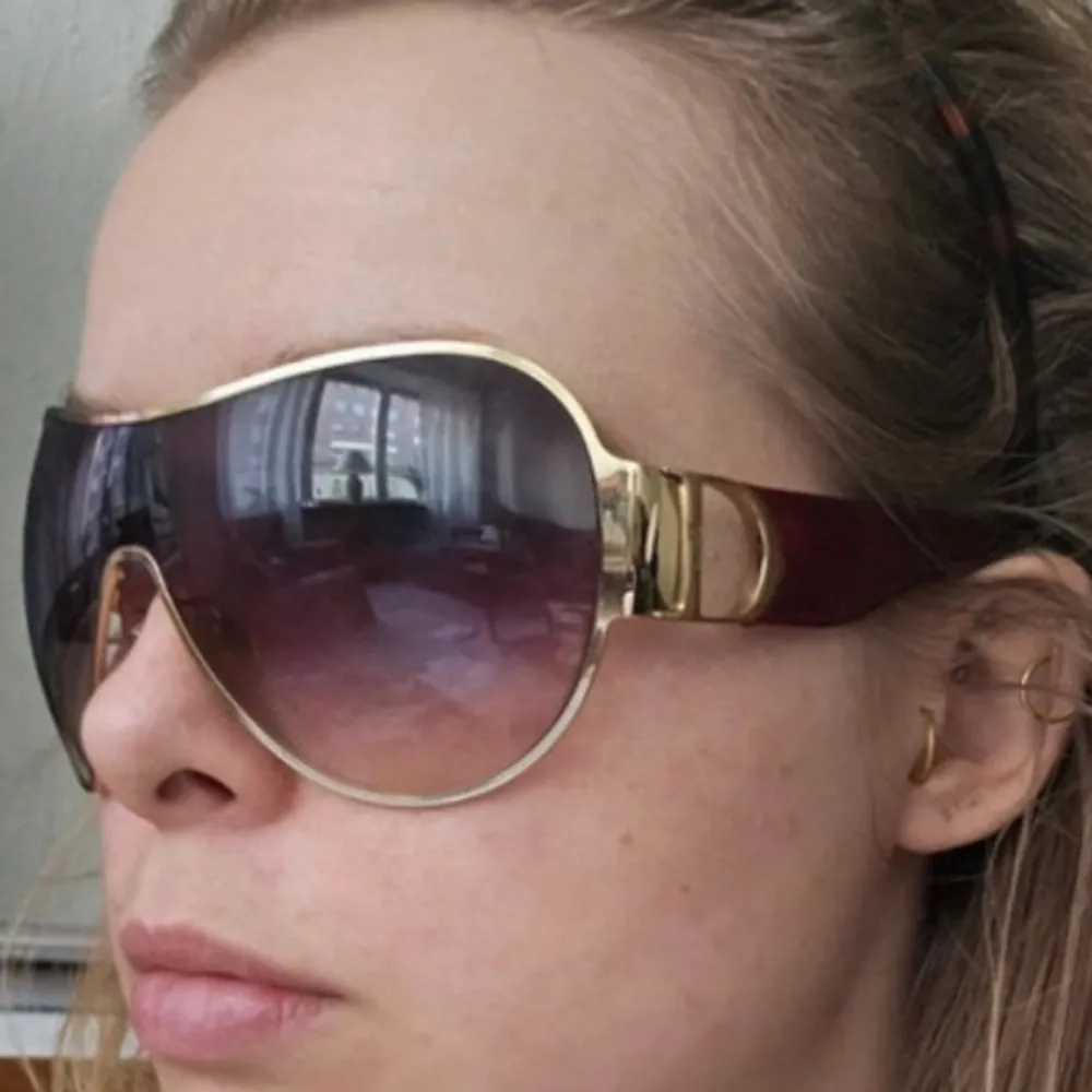 Vintage Christian Dior solglasögon. Väldigt bra skick.. Asusteet.