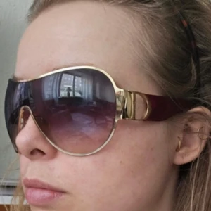 Dior solglasögon  - Vintage Christian Dior solglasögon. Väldigt bra skick.