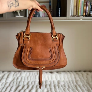 Chloé Marcie Bag in Grained Leather - 🌸Chloé bags never go out of style but it's time for me to make room for new ones 🌸Great condition 🌸 Calfskin leather 🌸 Real one! 🌸New price 2466€ 🌸Price can be negotiated🫶🏽 
