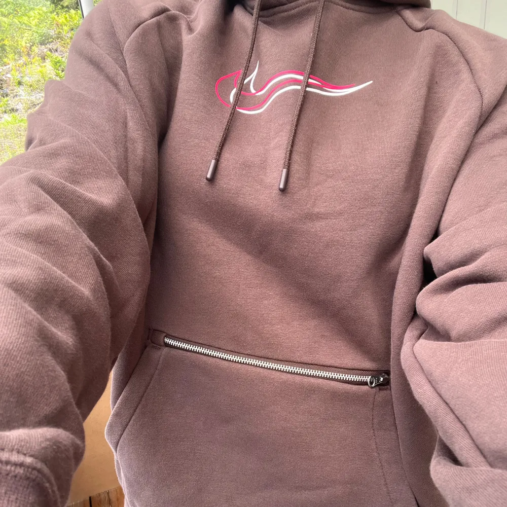 Fin tjocktröja från Nike 💖 Kontakta mig vid intresse och tveka inte med att ställa frågor 🥰. Hoodies.