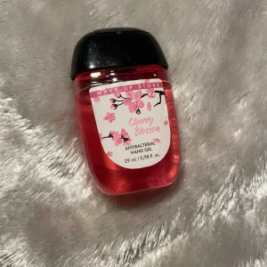 Make up Store hand gel Cherry blossom. 29 ml - Oanvänd!