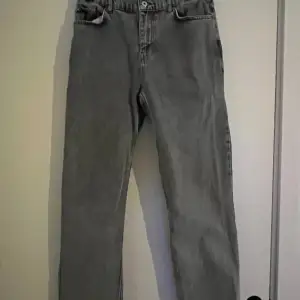 Grunt jeans hamon ash grey super skick  Ny pris 700kr mitt 239kr Storlek 28w
