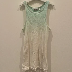 Ribbat linne - Skönt linne från weekday! Skriv till mig om ni har några funderingar!💬☀️🌊🐚