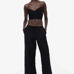 Lågmidjade linnebyxor - Säljer dessa superfina, slutsålda , lågmidjade linnebyxor från H&M😍😍