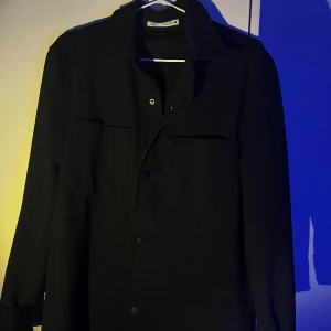 Overshirt - Jättesnygg overshirt från Zara, endast använd två gånger. Vid fundering kom privat!