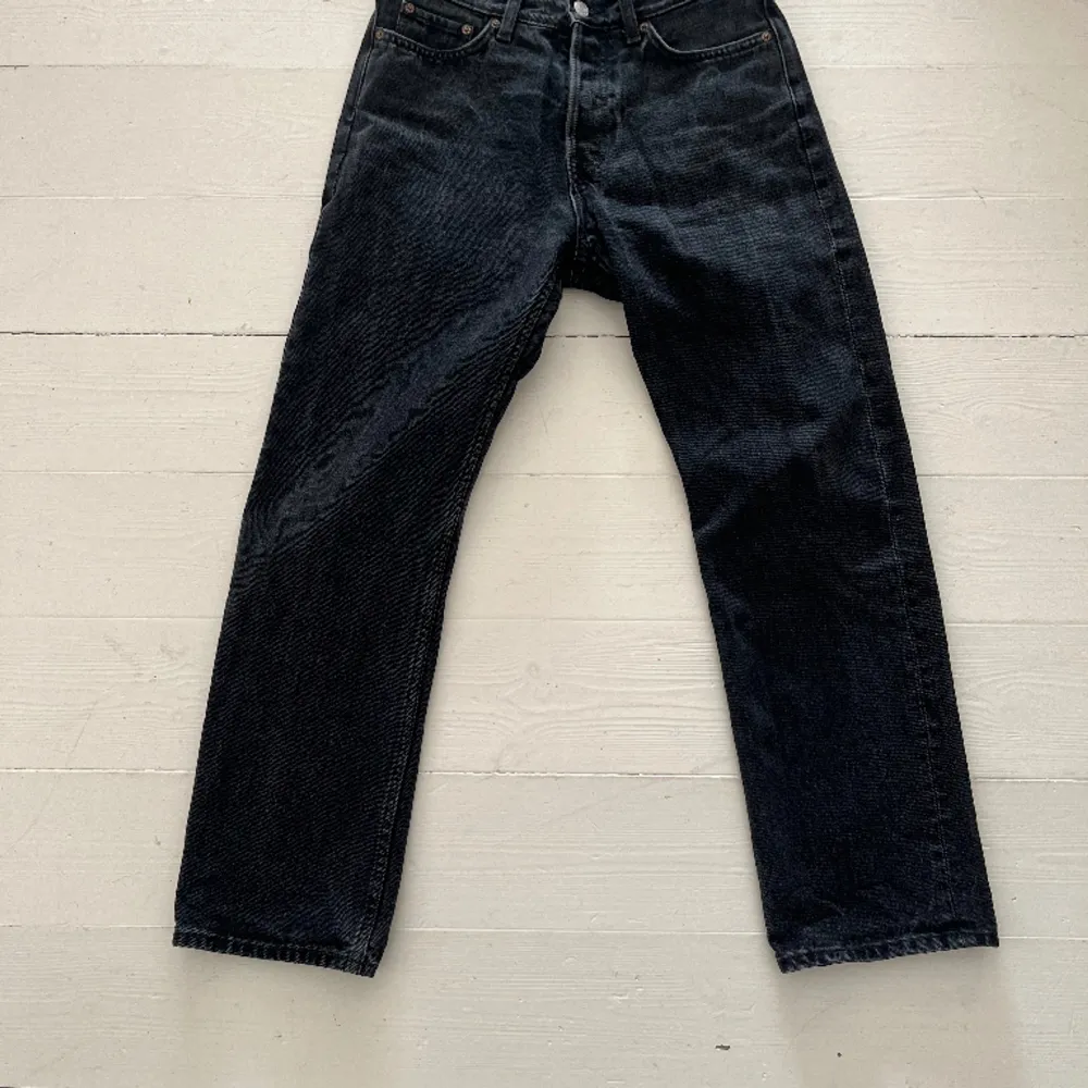 Weekday jeans i bra skick, pris 300kr ( nypris 600kr ). Jeans & Byxor.