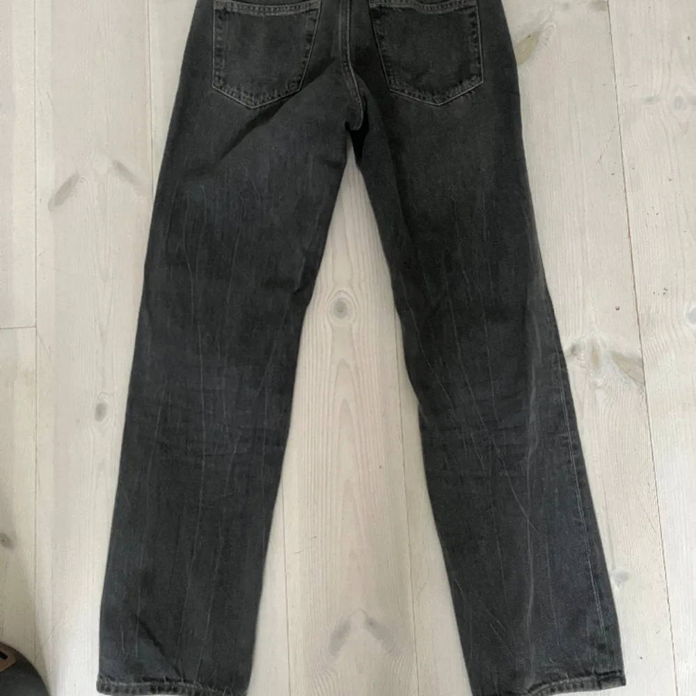 These are in good condition. Low waisted Straight Arrow Jeans . Jeans & Byxor.