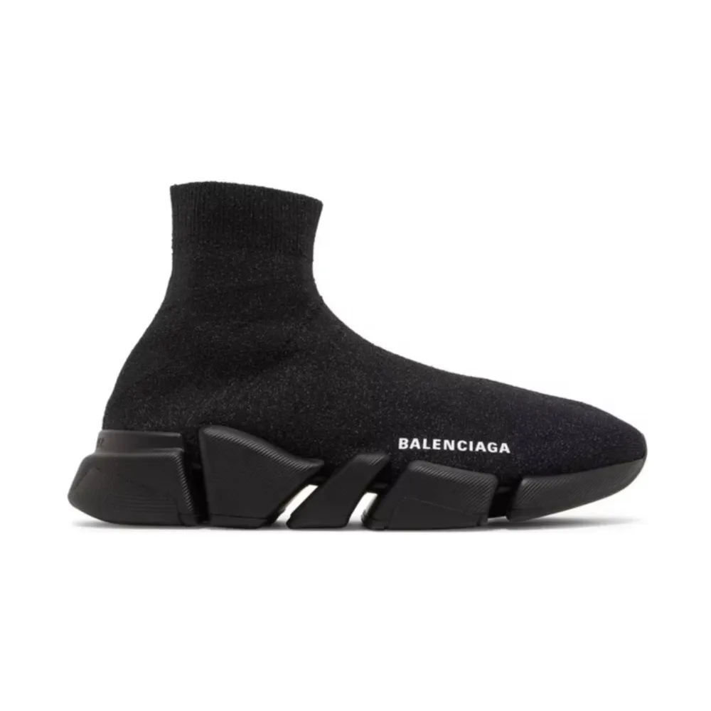 Balenciaga sneakers aldrig använda. Finns kvitto, dustbag samt äkthetsbevis. . Skor.