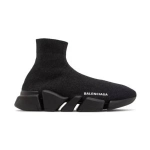 Balenciaga Sneakers - Balenciaga sneakers aldrig använda. Finns kvitto, dustbag samt äkthetsbevis. 