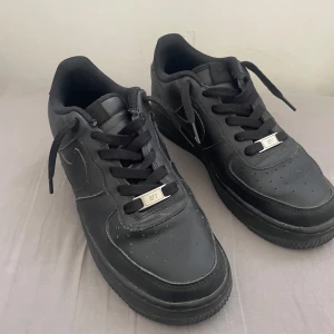 Nike af1 - De har blivit små för mig men är typ nya