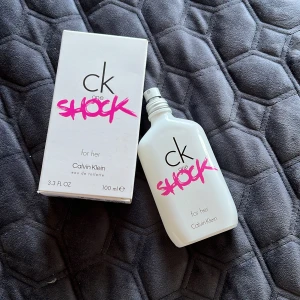 ck parfym - Säljer min ck parfym. Helt full då den inte använts ännu.