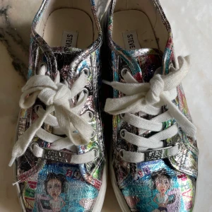 Metallic Steve Madden sneakers - Knappt använda, hela och rena. 