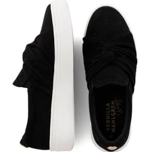 Svarta skor  - skor från pernilla wahlgrens kollektion, använda några få gånger 