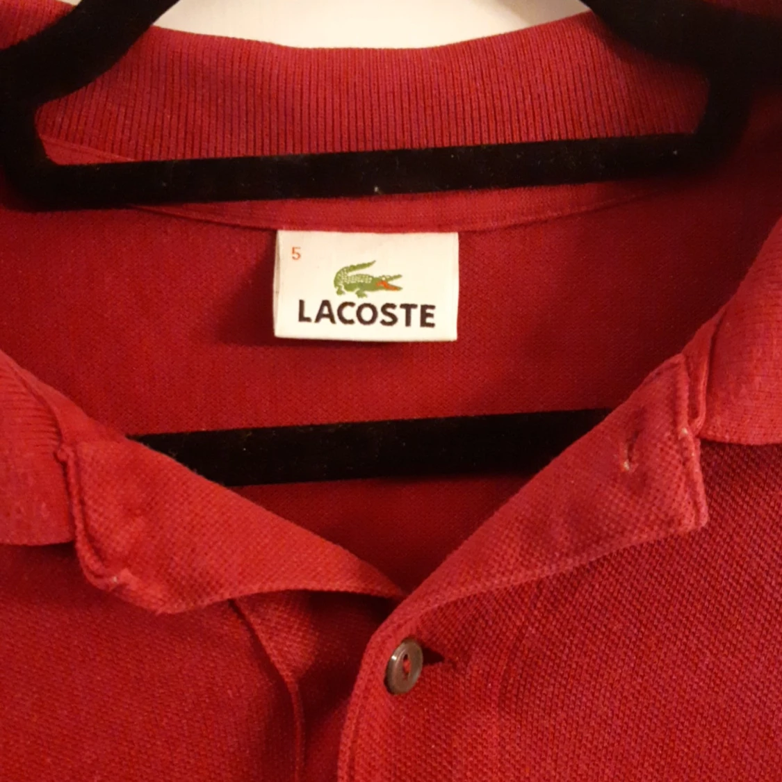 Röd Lacoste pike - 90