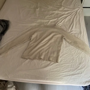 Stickad tröja - från vera moda storlek XS