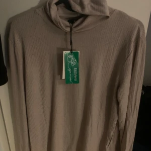 Långärmad tröja - Oanvänd eftersom jag har liknande, storlek L men sitter som M 