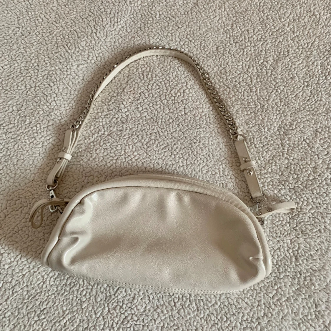 ZARA beige / krämvit axelväska