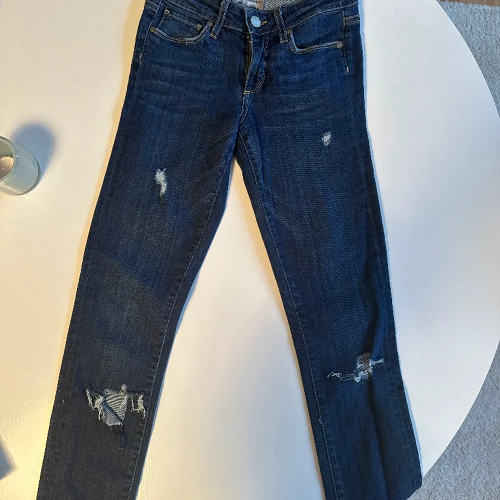 Jättefina jeans from Paige. Nypris 3000kr Inköpta i USA . Jeans & Byxor.