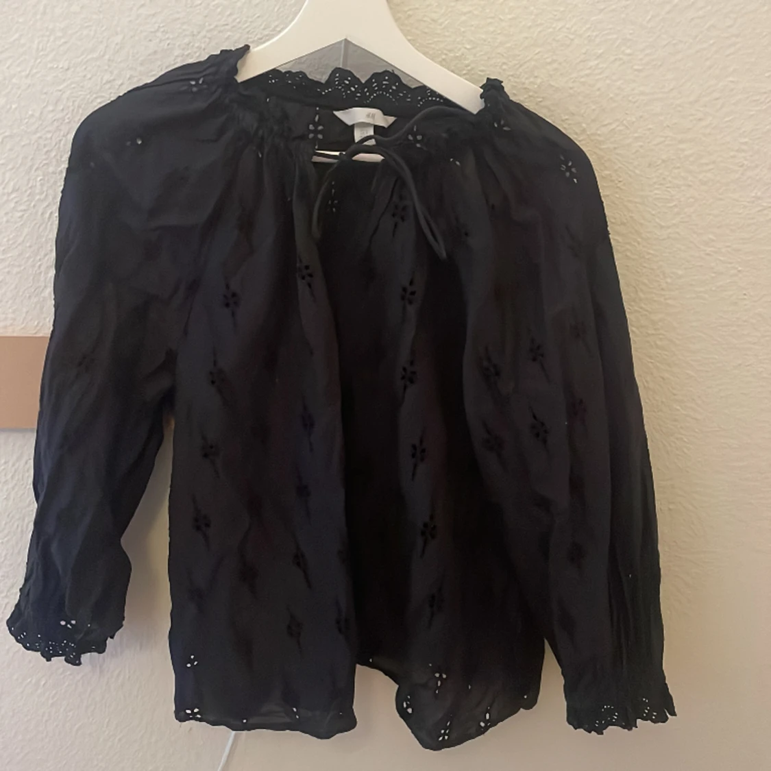 Svart mönstrad blus  - 91