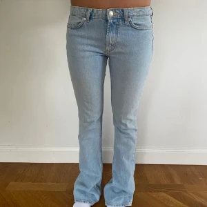 Zara jeans - Jag säljer dessa snygga trendiga zara jeansen!