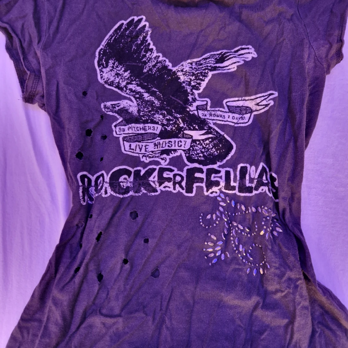 T-shirt med snygga detaljer!đ