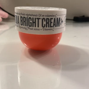 Sol de Janeiro body cream 30 ml  - Jag köpte den för 250kr och och säljer den för 150kr plus frakt har använt den 1 gång.