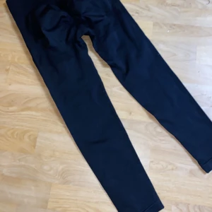 Sportleggings  - Den är för stort för mig, har bara använd den en gång.