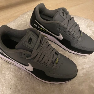 Nike Air Max  - Helt nya Nike Air Max, använda en gång. Skriv för frågor 👍🏼