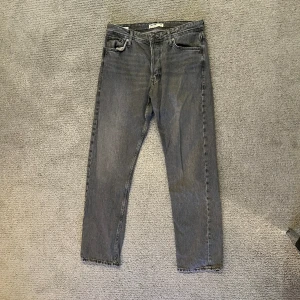 Jack & jones jeans - Säljer nu mina riktigt snygga jack & jones jeans. Använda ett fåtal gånger och är i mycket bra skick! 