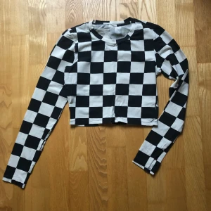 Långärmad tröja från monki - En fin långärmad tröja från monki. 