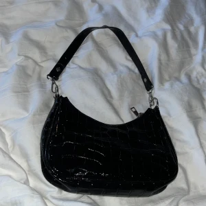 Väska - Aldrig använd och i super bra skick. 